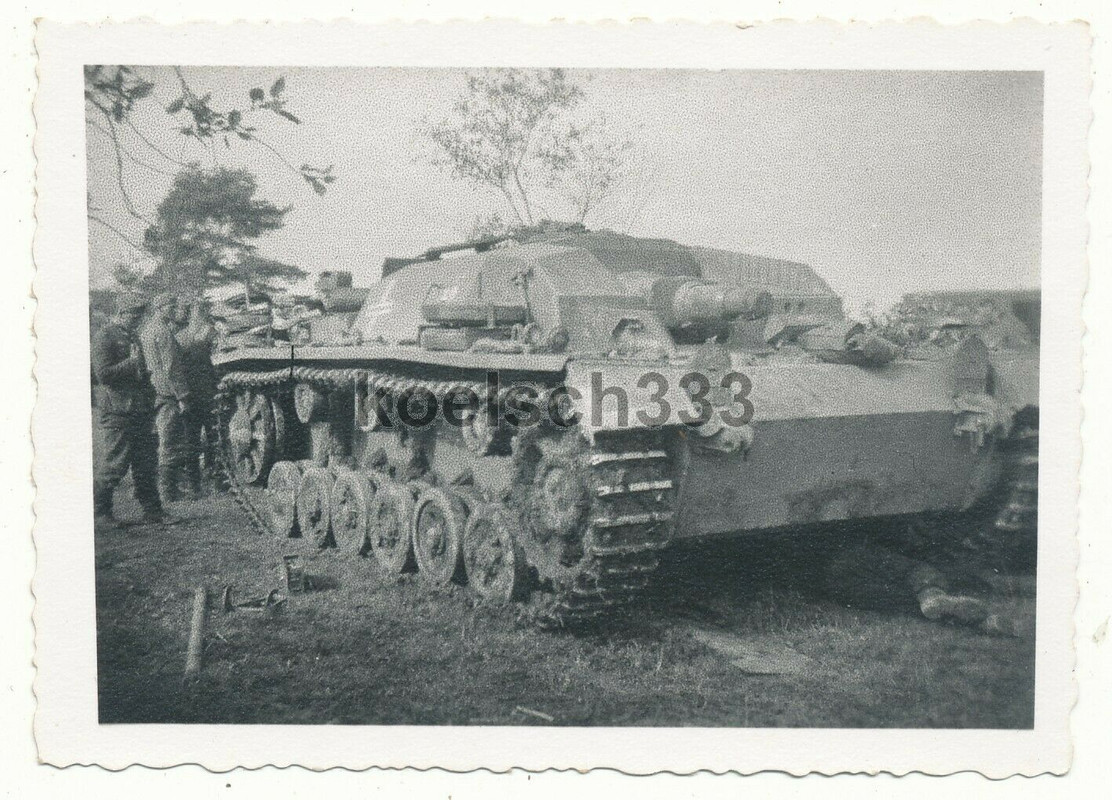 Foto Sturmgeschütz Panzer der Wehrmacht an der Ostfront !