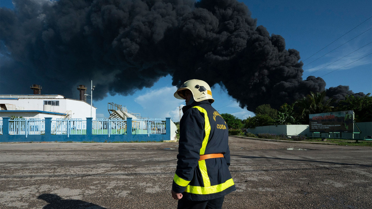 Incendio en Cuba: México manda grupos de apoyo del ejército y Pemex
