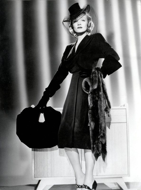 Marlene_Dietrich_b31