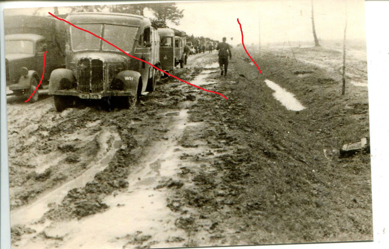 LKW Kolonne Wehrmacht im Schlamm in Rußland