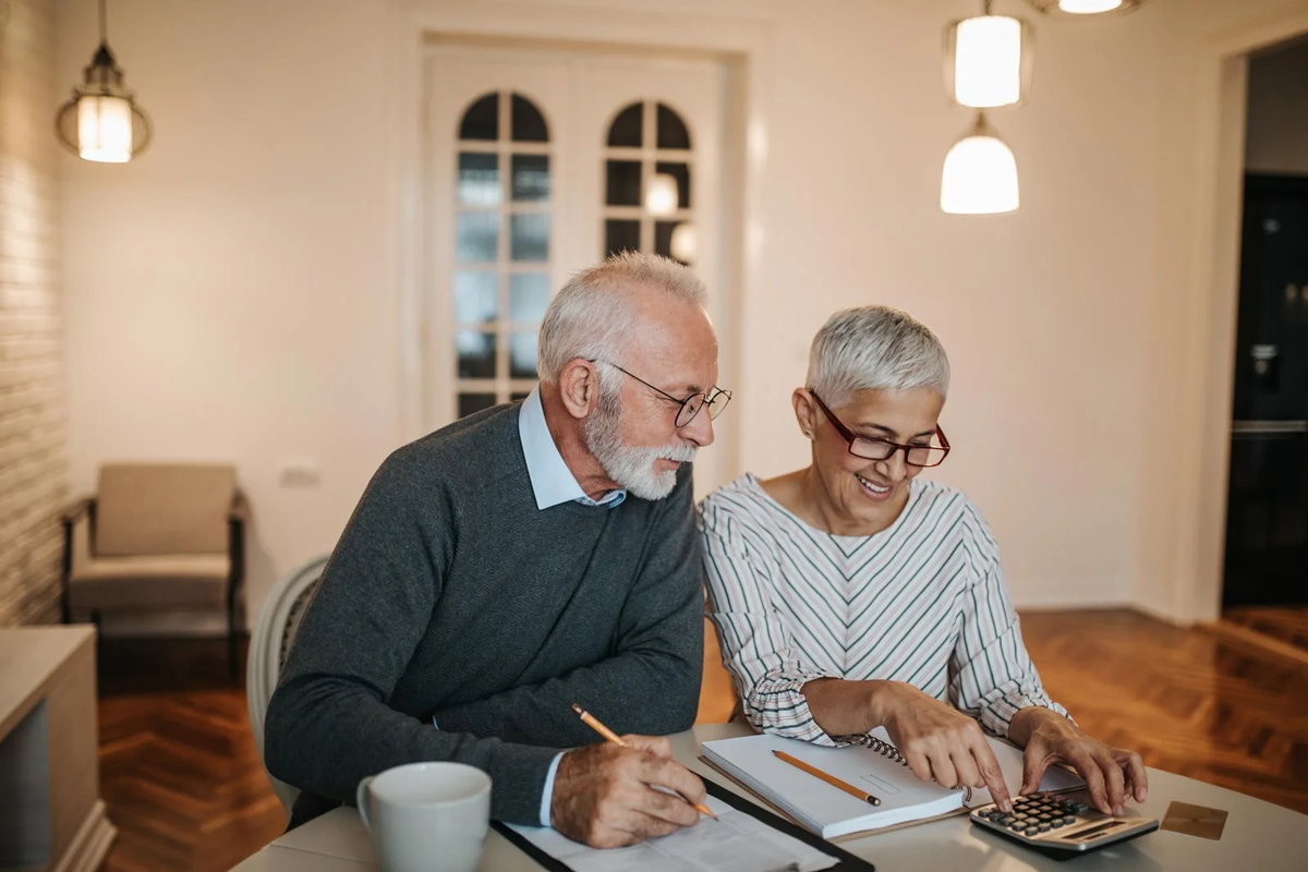 DIY Retirement vs. Professional Advice: What's Right for You