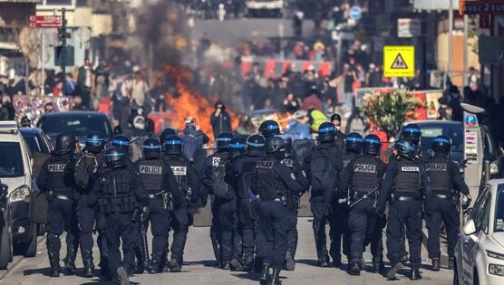 Policiers lors de la manifestations