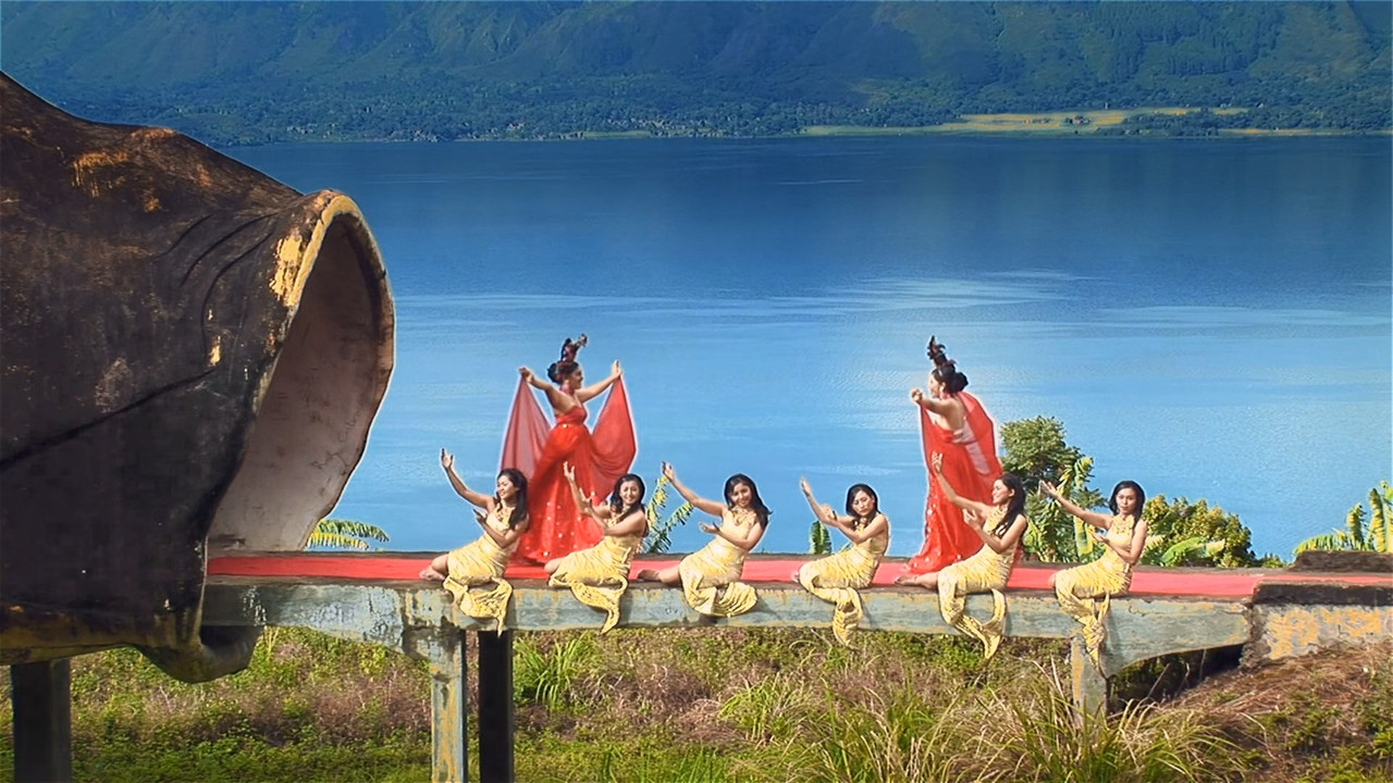 The Act of Killing (2012) (1080p BluRay x265 Silence)-6