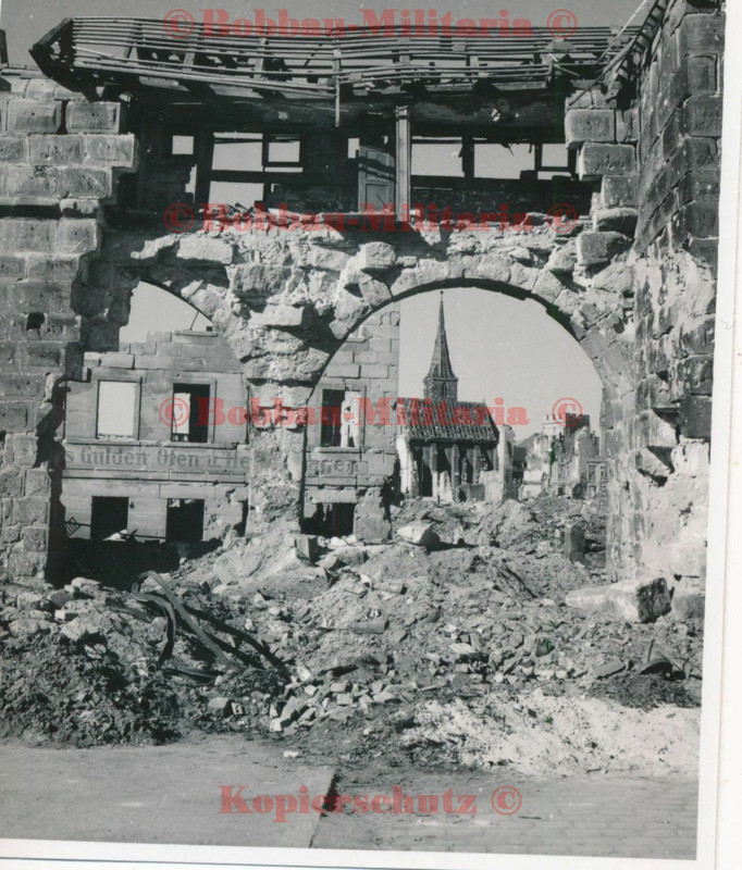 Foto Nürnberg 1945 zerstörte Innenstadt Häuser Ruinen combat Bomben