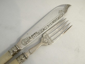 The Groaning Board Fish-knife-and-fork-11