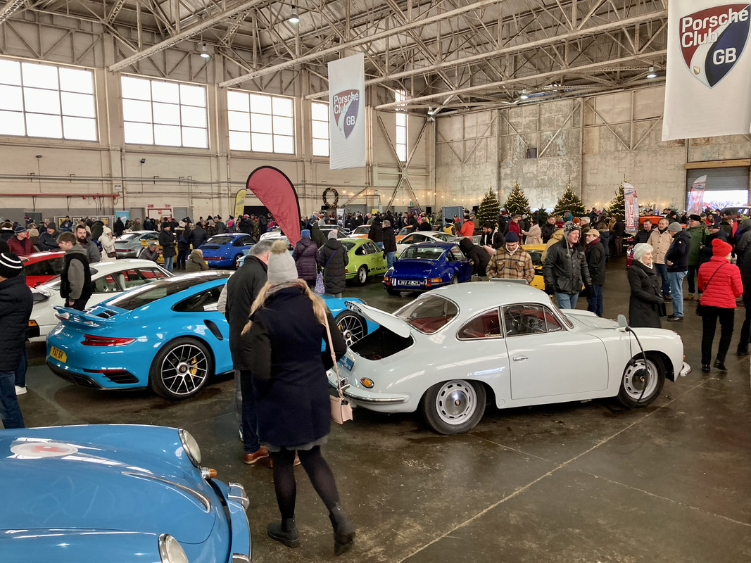 DF85C1DE-7DCF-41C4-9993-8F63A32975AF