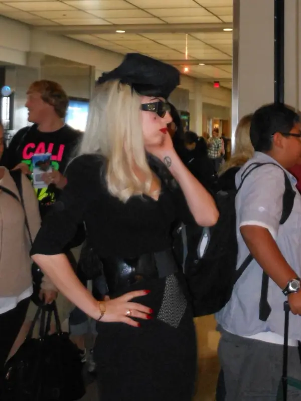 7-14-11-Starbucks-in-LA.webp