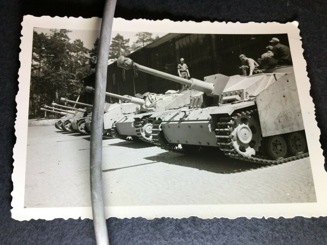 Orig. Foto Sturmgeschütz III G Ausf. mit Schürze Bereitstellung Italien Tropen