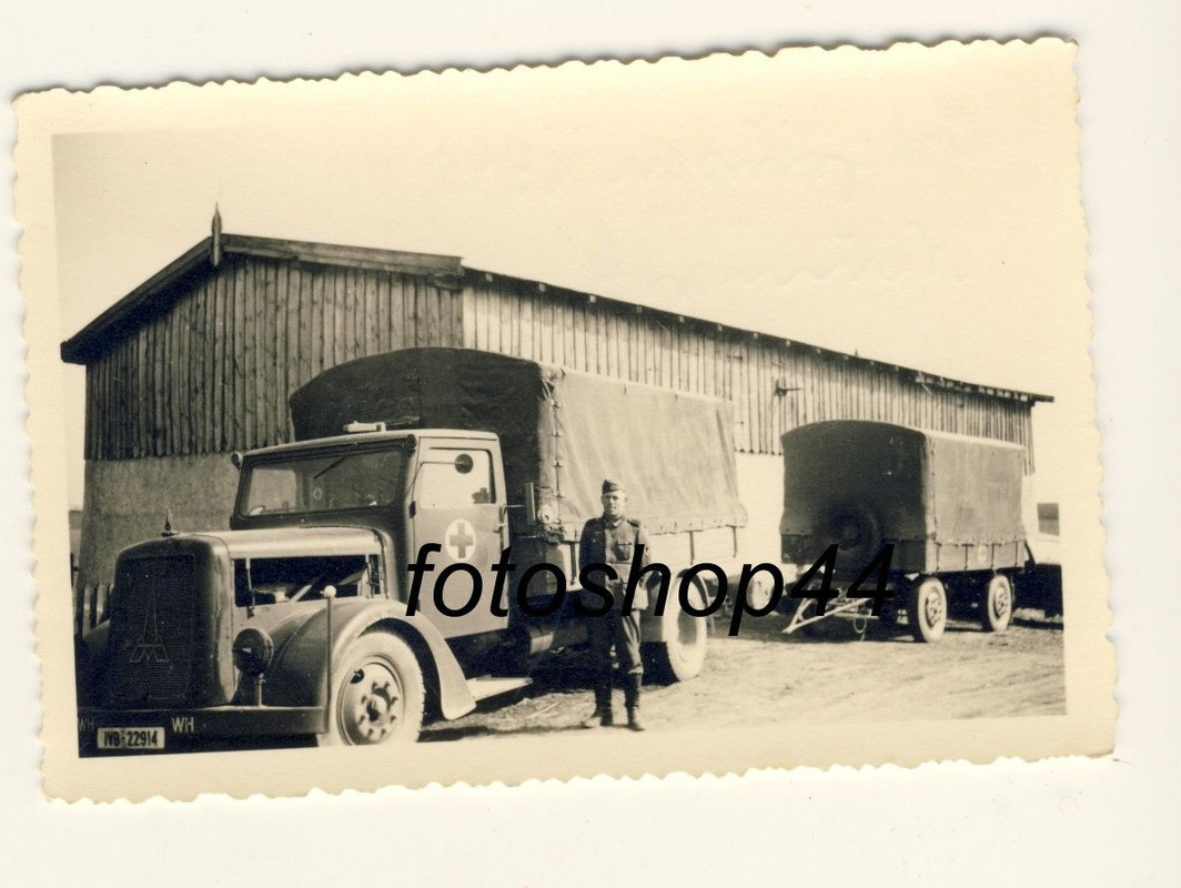 WH großer LKW mit Anhänger