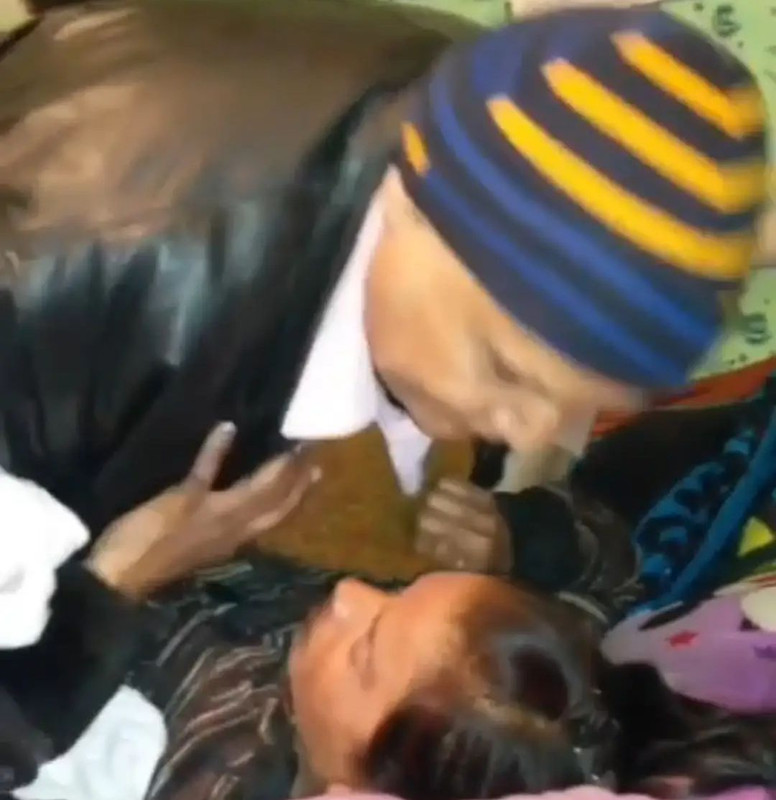 Desi aunty is enjoying uncle’s big cock