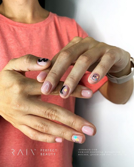 Элегантный маникюр на коротких ногтях шеллак. Фото, дизайн, новинки 2020