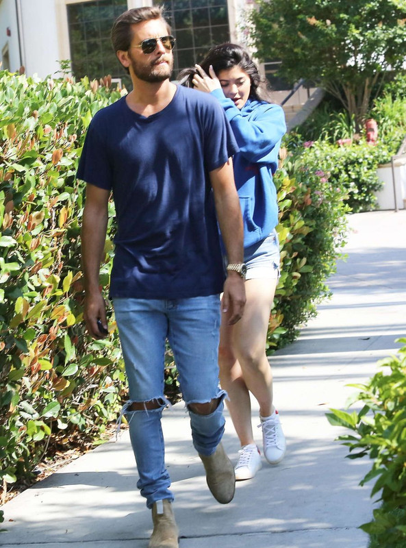 Kylie-Jenner-012