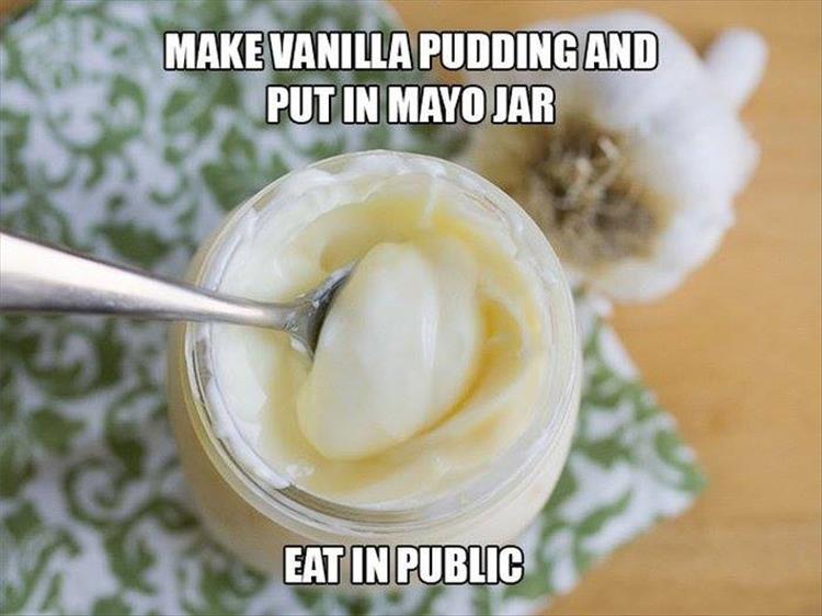 eat_vanilla_pudding_out_of_mayo_jar.jpg