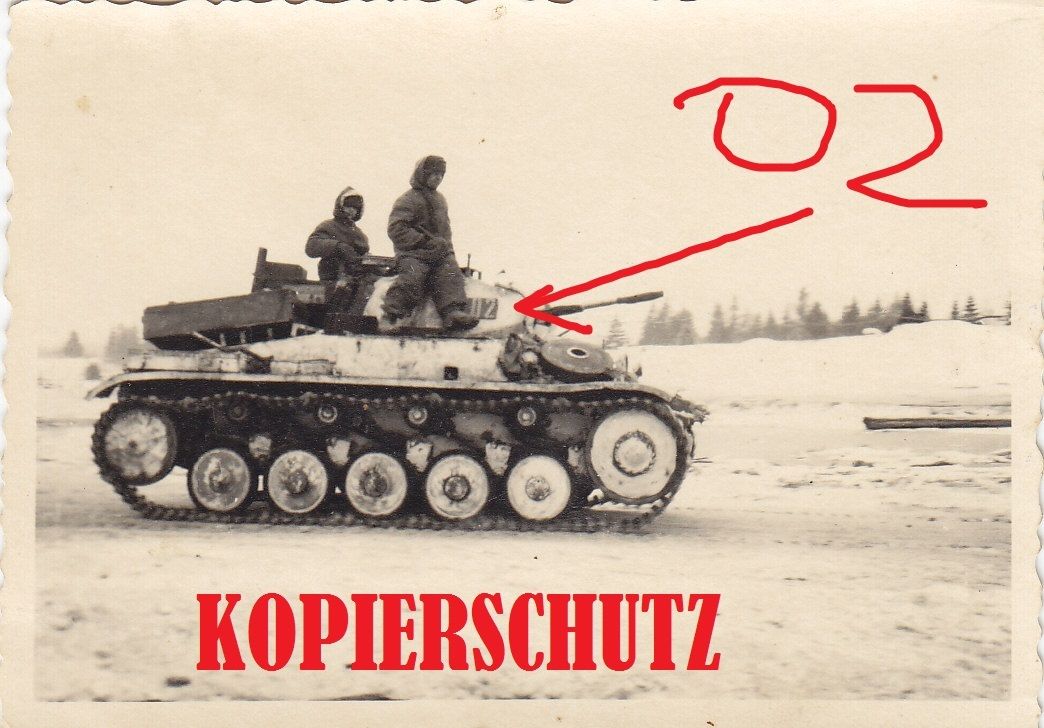 Panzerkampfwagen II in weißer Wintertarnung mit 