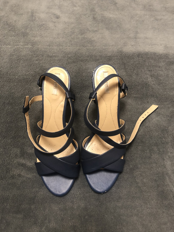 D5714DDB-1D34-4E25-B164-9265DC97D684