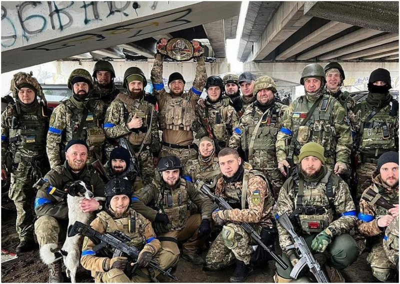 Ярослав Амосов зарязва войната, за да се върне в ММА