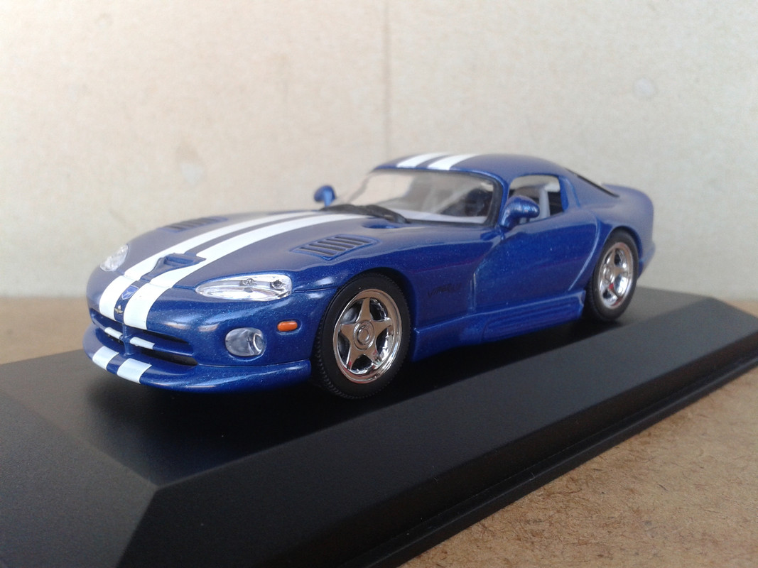 1996 Dodge Viper [Mk I Phase II SR] GTS (Minichamps) (4)