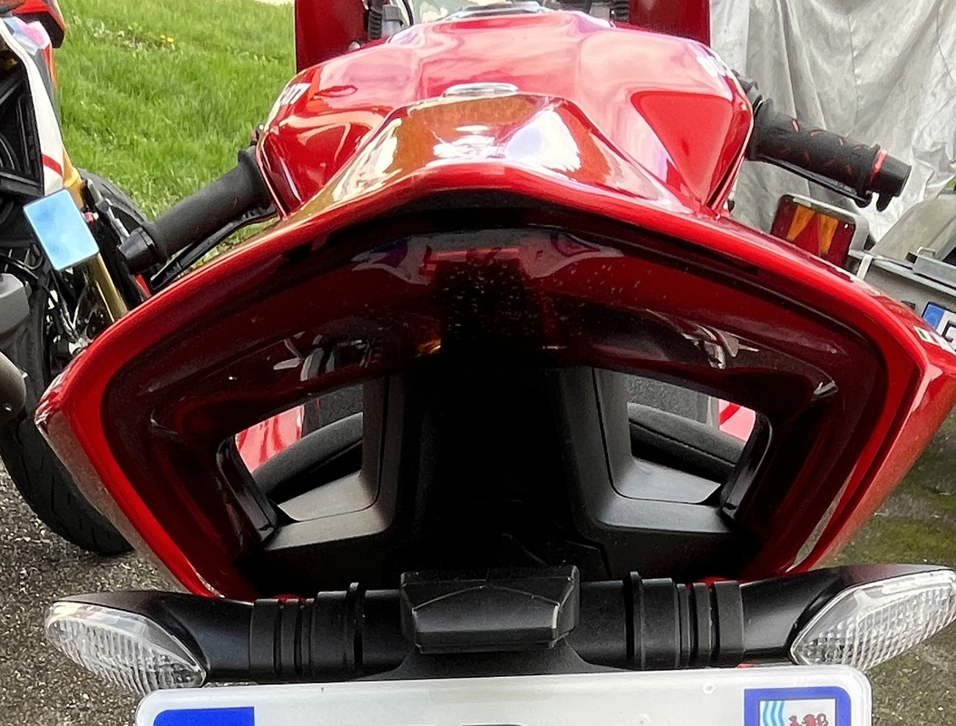 65D25D71-B060-4107-975B-84C8A6DB1898