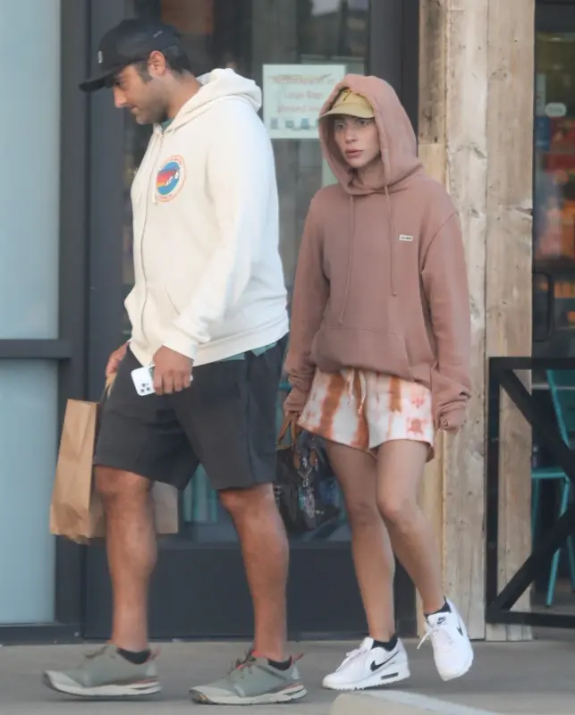 5-21-22-Leaving-Vintage-Grocers-in-Malib