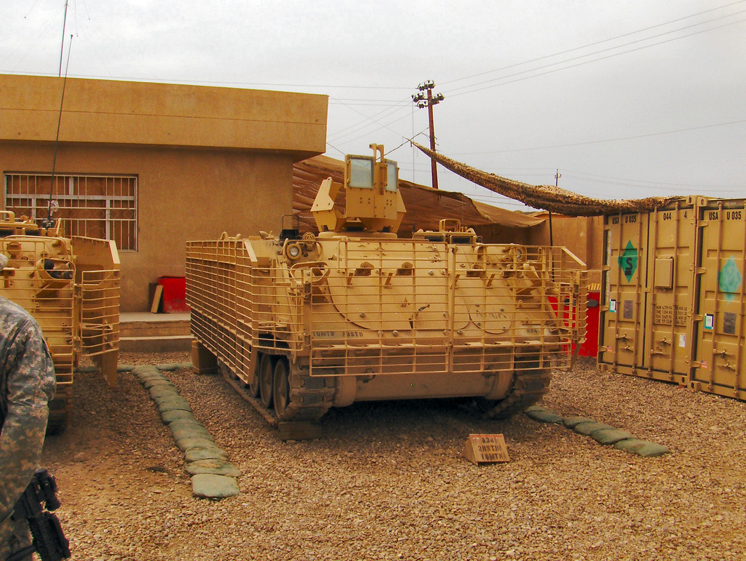 M113A3 1/10 Iraqi freedom M113-49-of-96