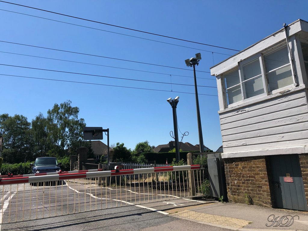 roydon-rail-crossing-25th-june-2020-90deg-HD.jpg