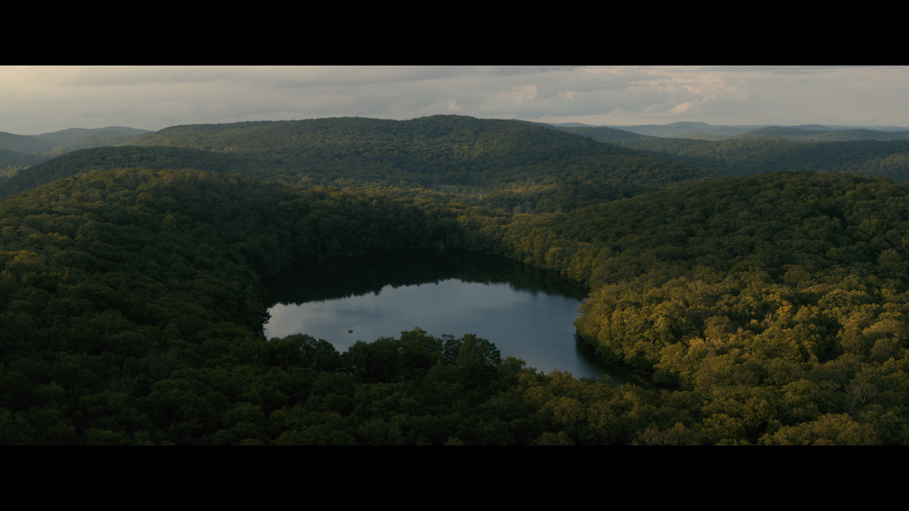 mpv-shot_Companion.2025.Hybrid.2160p.UHD.BDRemux.DV.HDR10Plus.HEVC-Нечипорук_00_18_19_0004