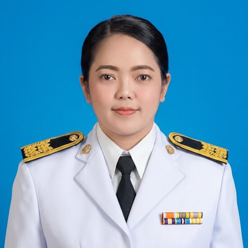 นางวารุณี  โพธิ์ทอง