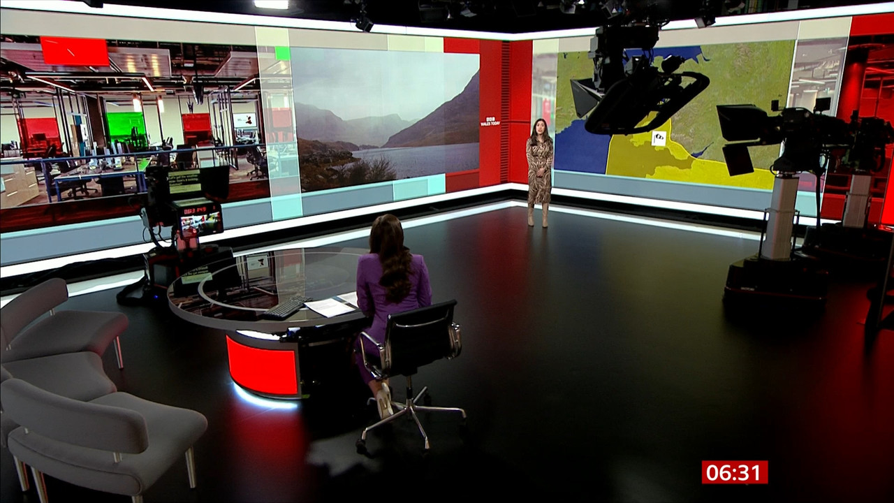 04.12 - 06.00.00 - Breakfast. The latest news, sport, business and we....ts_snapshot_12.33.374