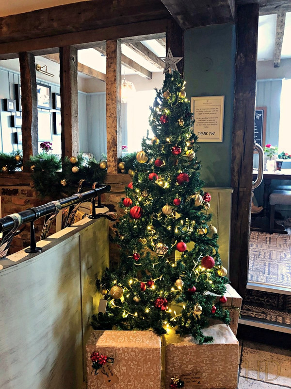 xmas-tree-HD.jpg