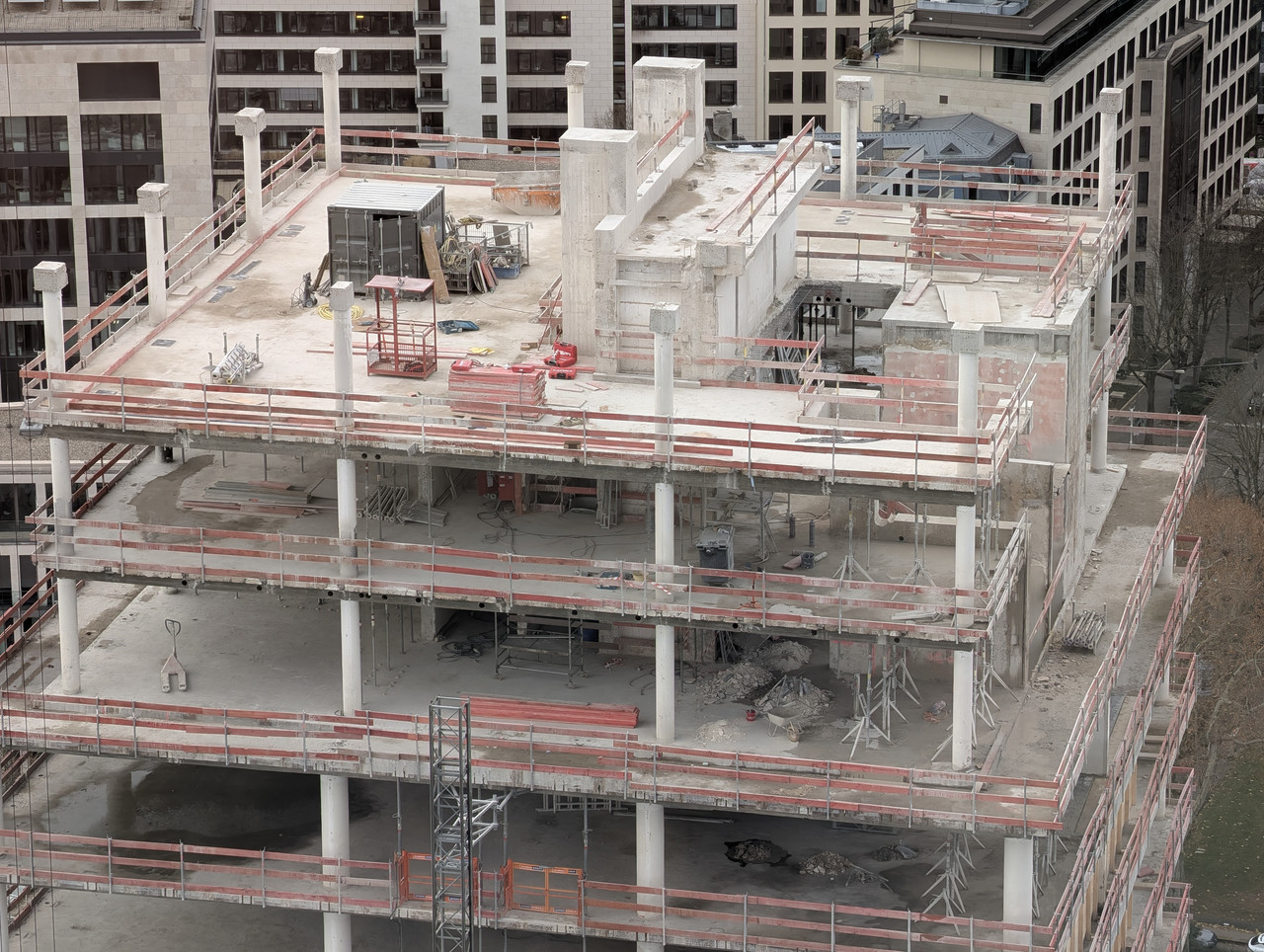 PXL 20251127 121830082