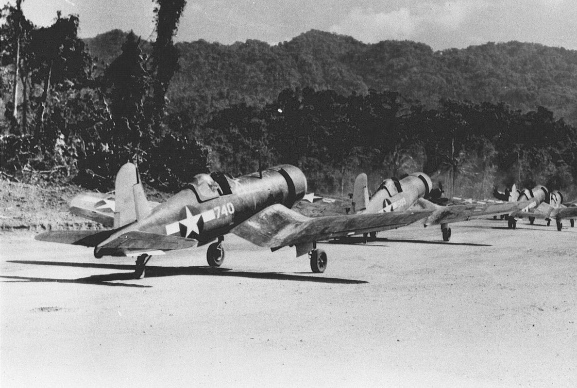 F4-U-1-Corsair-White-740-VMF214-Bougainv