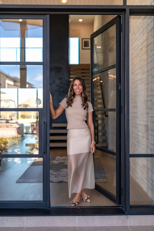 Emily Todd real estate photo 7