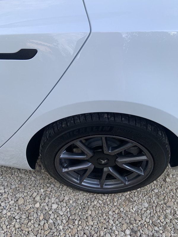 1F72F0FD-DC3F-497F-95FF-3C1608085D3D