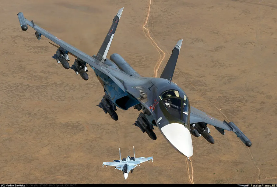 EF-16 "Hydra" / Sukhoï-34 (IRL).