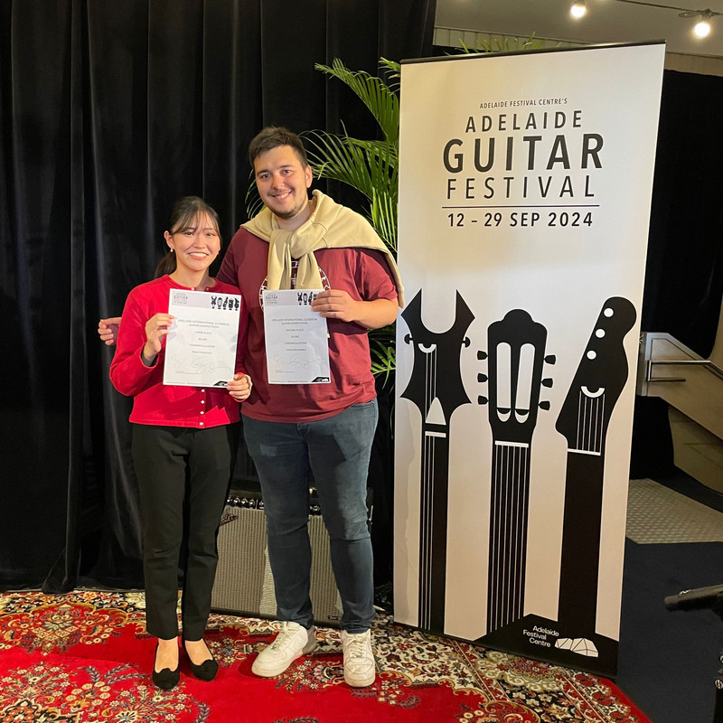 Nene Yokomura y Sotiris Athanasiou: Premiados, Concurso Internacional de Guitarra de Adelaide