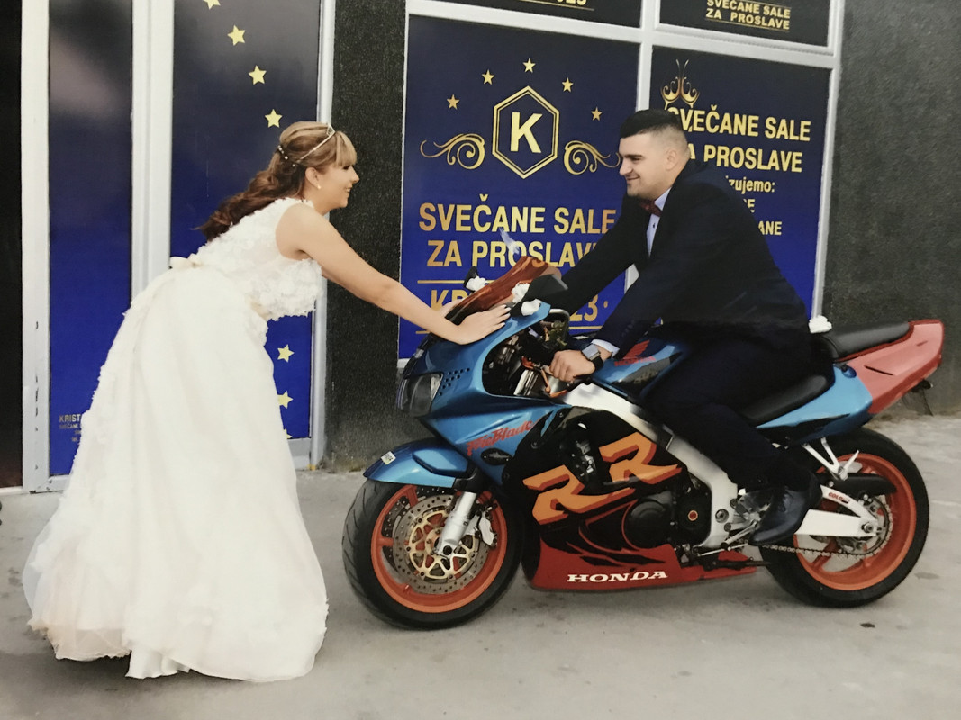 608A72E4-9110-471B-A201-8BBDCDDBDAA6