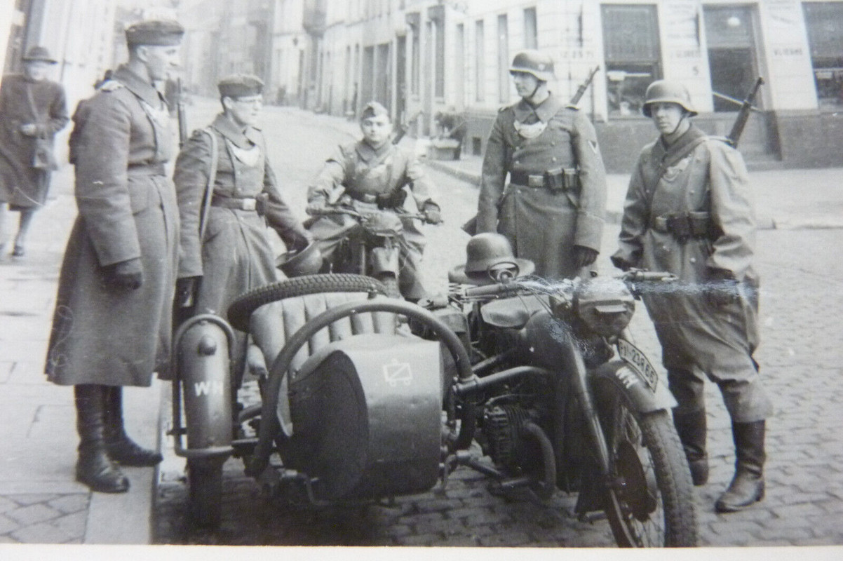 Feld Gendarm Abt. 521 ,KRAD Brüssel Abzeichen Ringkragen Belgien