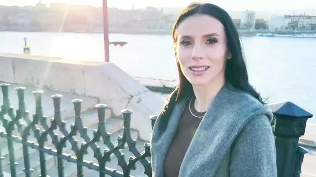 JacquieEtMichelTV – Nelly Kent – Nelly has plurality syndrome