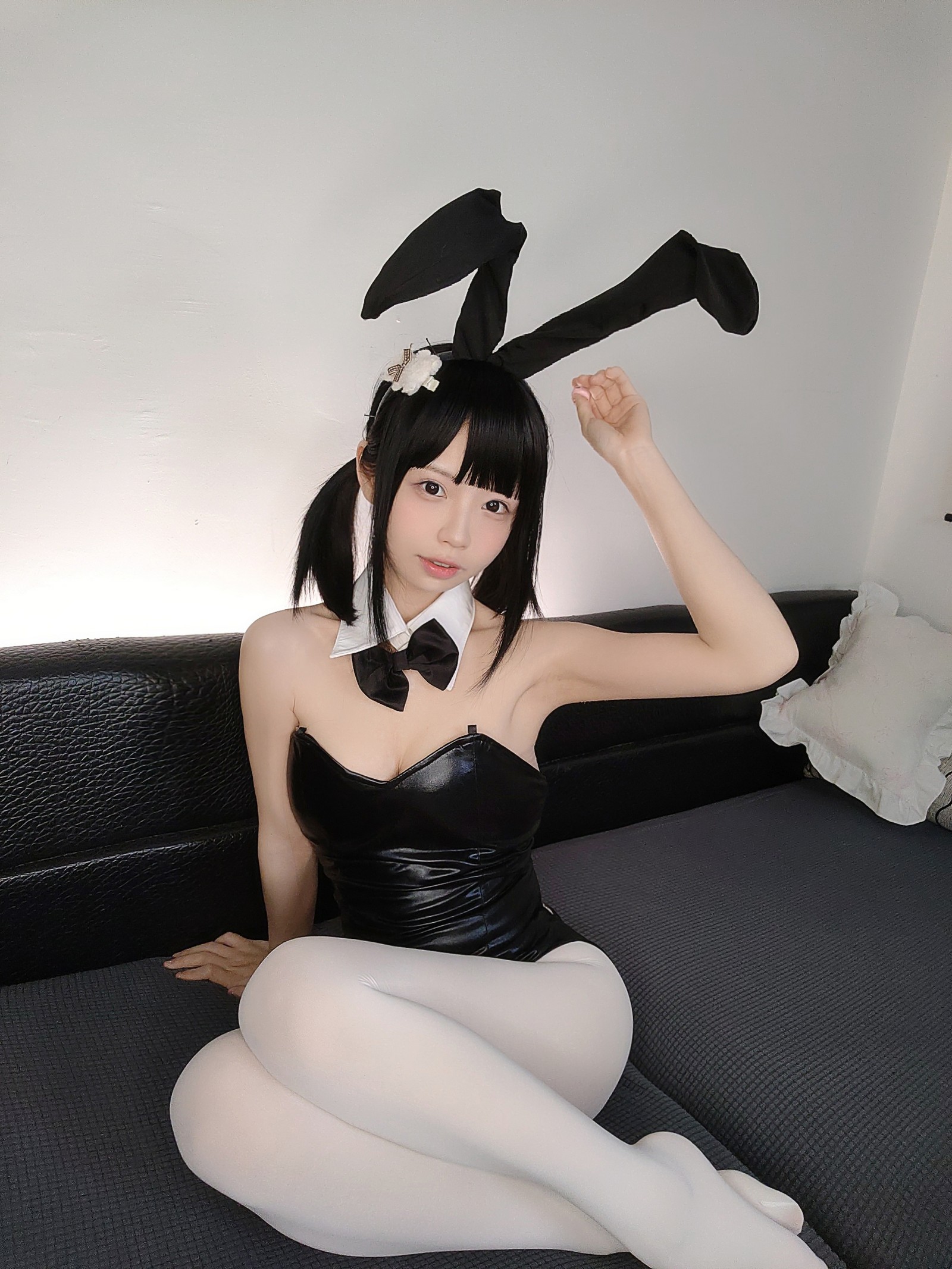 十万珍吱伏特（香川澪）白丝兔女郎摄影合集｜60P｜116.9MB插图