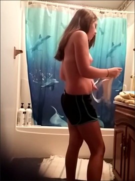 [Image: Voyeur16295093508.jpg]