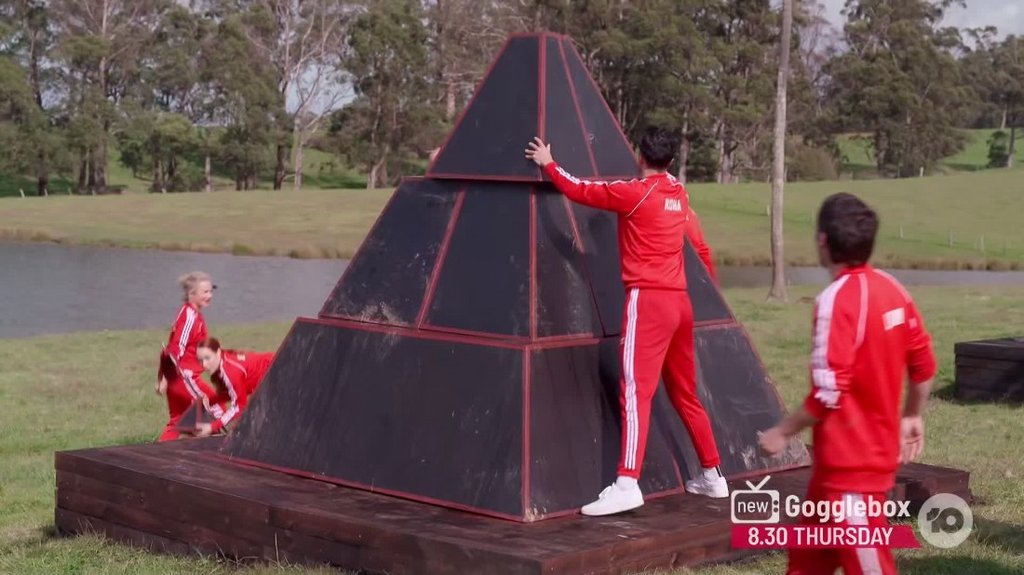 [Image: e82wh2s5owme.jpg]