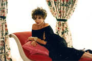 Joan-Collins-h43