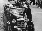24 HEURES DU MANS YEAR BY YEAR PART ONE 1923-1969 - Page 15 35lm56-MG-Midget-PA-Joan-Richmond-Eva-Gordon-Simpson-8