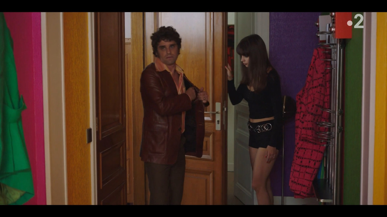 2022-05-13_21_10_Fr2_Les-petits-meurtres-d-Agatha-Christie-70-s_3x2_La-chambre-noire.mp4_snapshot_16