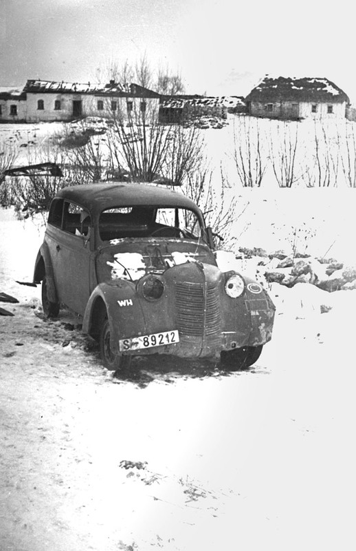 Брошенный автотранспорт на пути отступления немцев (Донской фронт) (1)