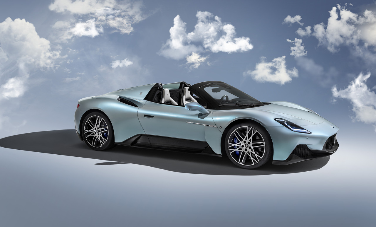 Maserati_MC20_Cielo_lifestyle(2)