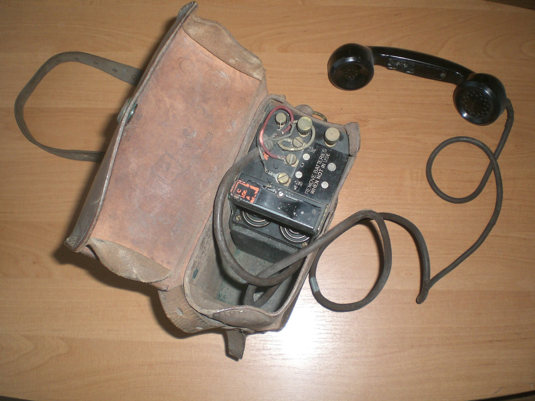 127 - Telefono de campaña EE-8-B ( Signal Corps )