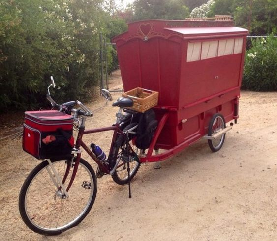 red-bike-and-trailer.png