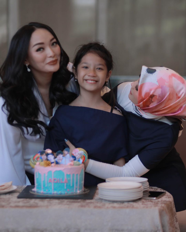 Kebersamaan Zaskia Gotik, Aqila Ramadhani Sirajuddin dan Imel Putri