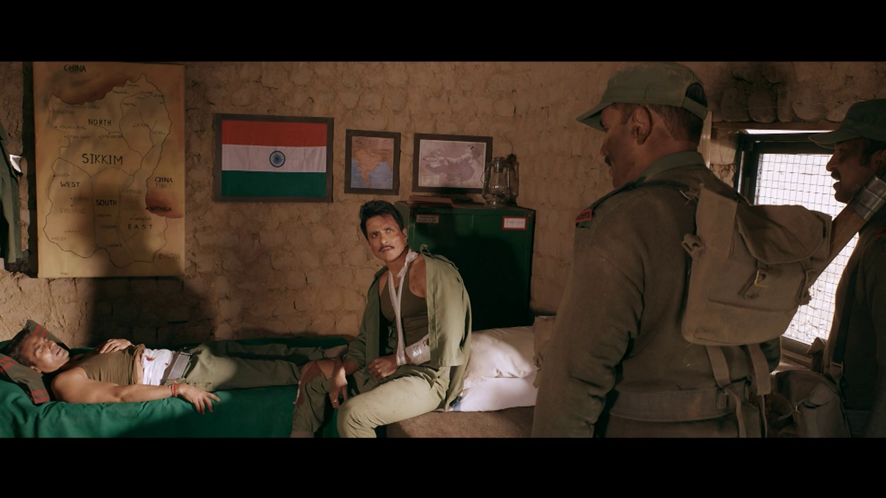 Paltan-2018-Hindi-AMZN-WEB-DL-720p-AVC-AAC-2ch-ESub-mkv-0006